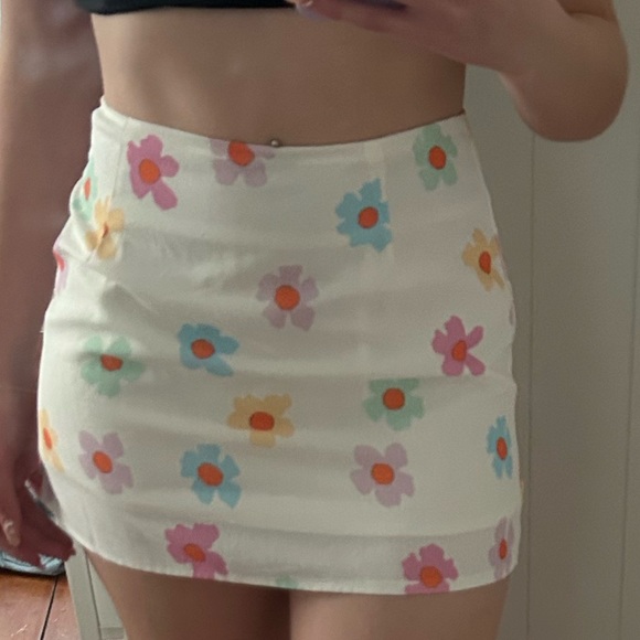 Princess Polly Dresses & Skirts - princess polly floral mini skirt